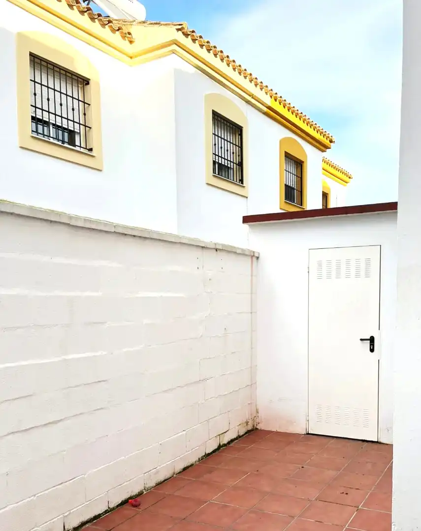 Außenansicht von Einfamilien-Reihenhaus zum Verkauf in El Puerto de Santa María