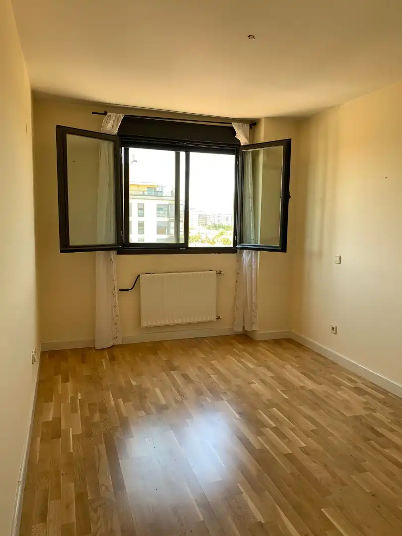 Piso de alquiler en Calle de Adriano de Utrecht, Sanchinarro