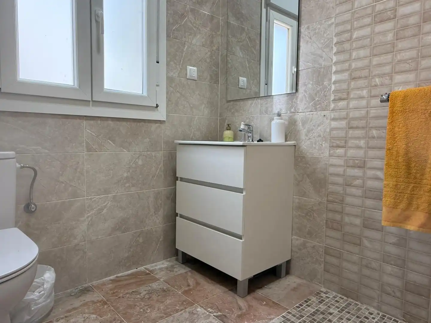 Baño de Casa o chalet en venta en Carmona con Jardín privado, Terraza y Piscina