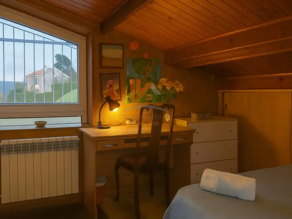 Dormitori de Casa o xalet en venda en Santiago de Compostela 