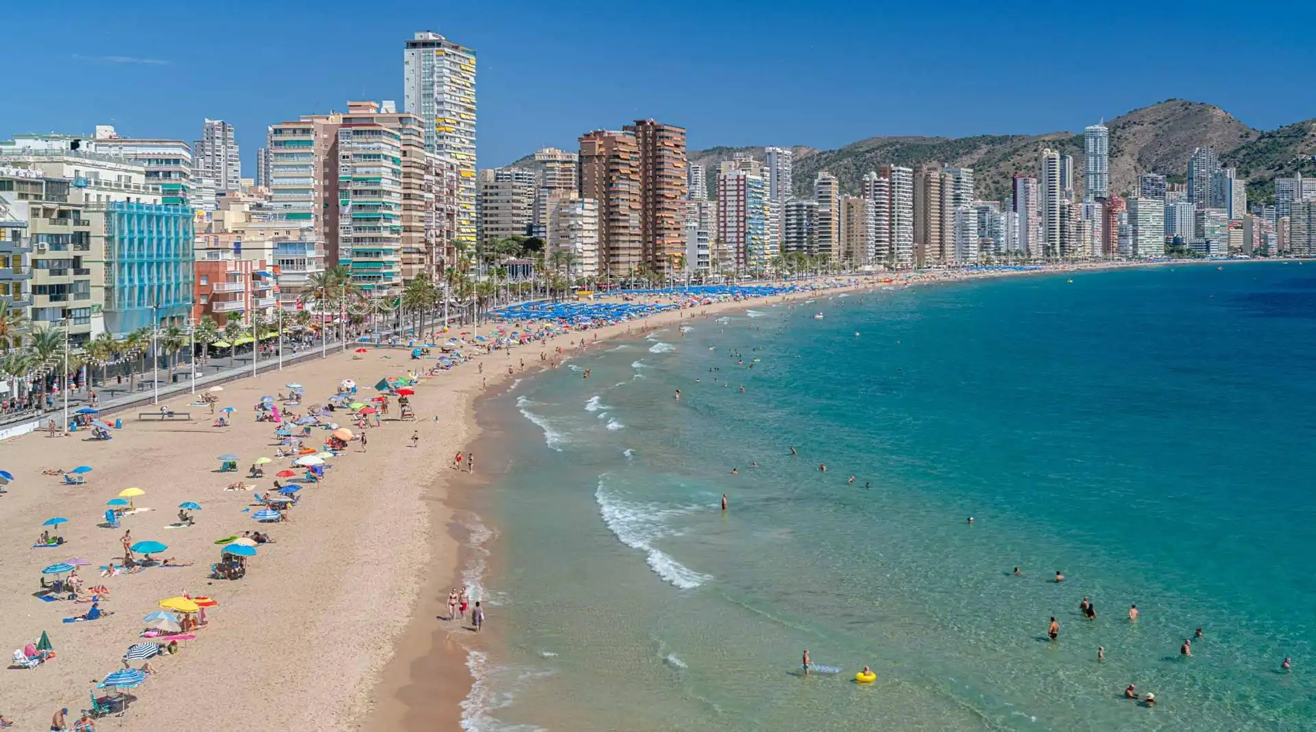 Vista exterior de Apartamento en venta en Benidorm con Jardín privado, Terraza y Piscina comunitaria