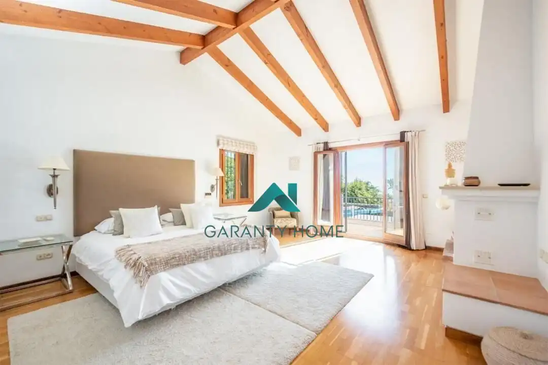 Dormitori de Casa o xalet en venda en Marbella amb Aire condicionat, Calefacció i Jardí privat