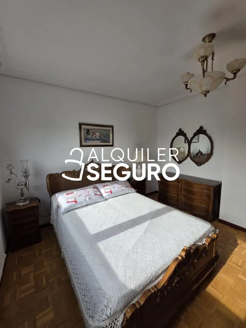 Schlafzimmer von Wohnung zur Miete in Tardajos mit Heizung und Möbliert
