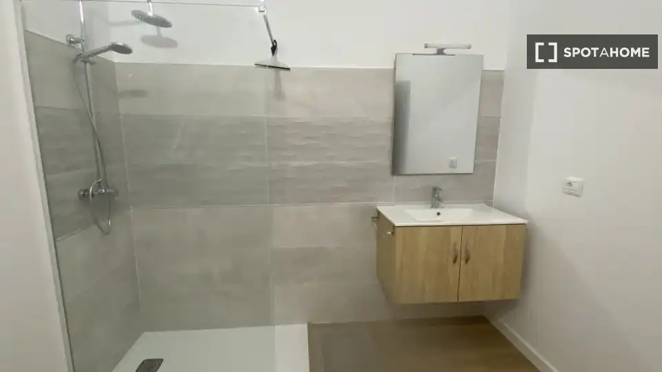 Baño de Apartamento para compartir en Icod de los Vinos con Aire acondicionado, Terraza y Amueblado