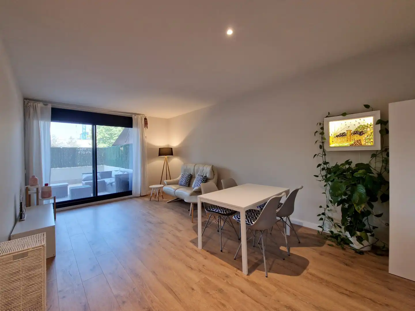 Wohnzimmer von Erdgeschoss zur Miete in Girona Capital mit Klimaanlage, Heizung und Terrasse