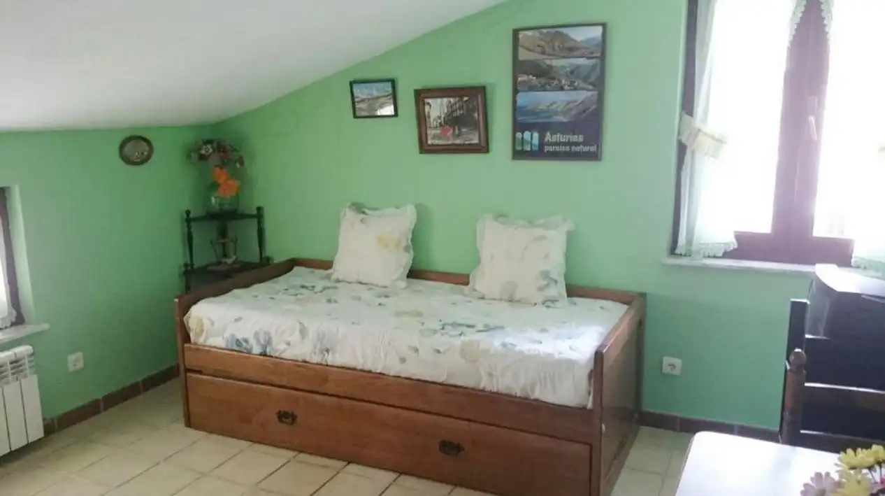 Habitación de Edificio en venta en Lena