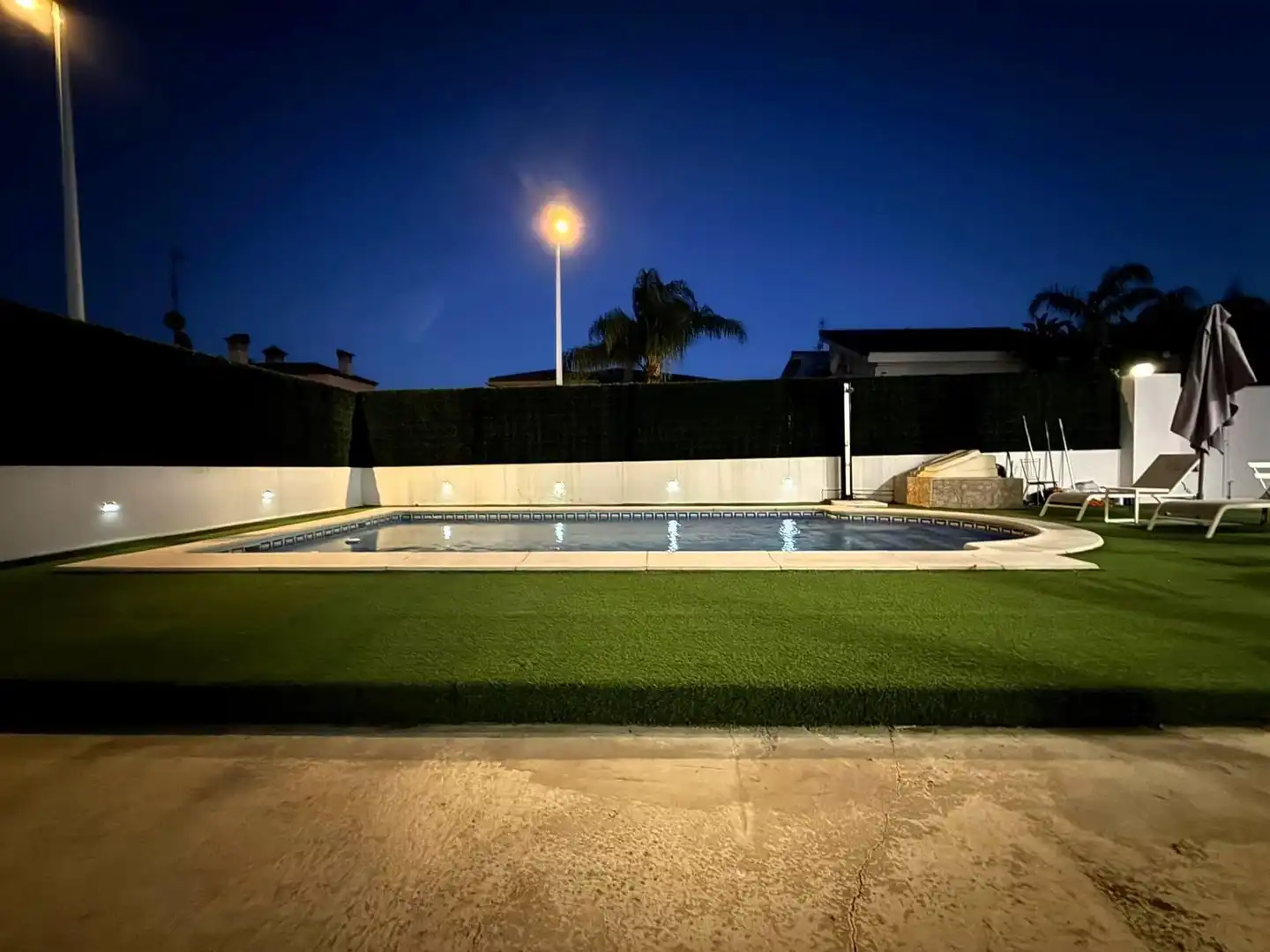 Piscina de Casa o xalet en venda en La Pobla de Vallbona amb Aire condicionat, Calefacció i Jardí privat