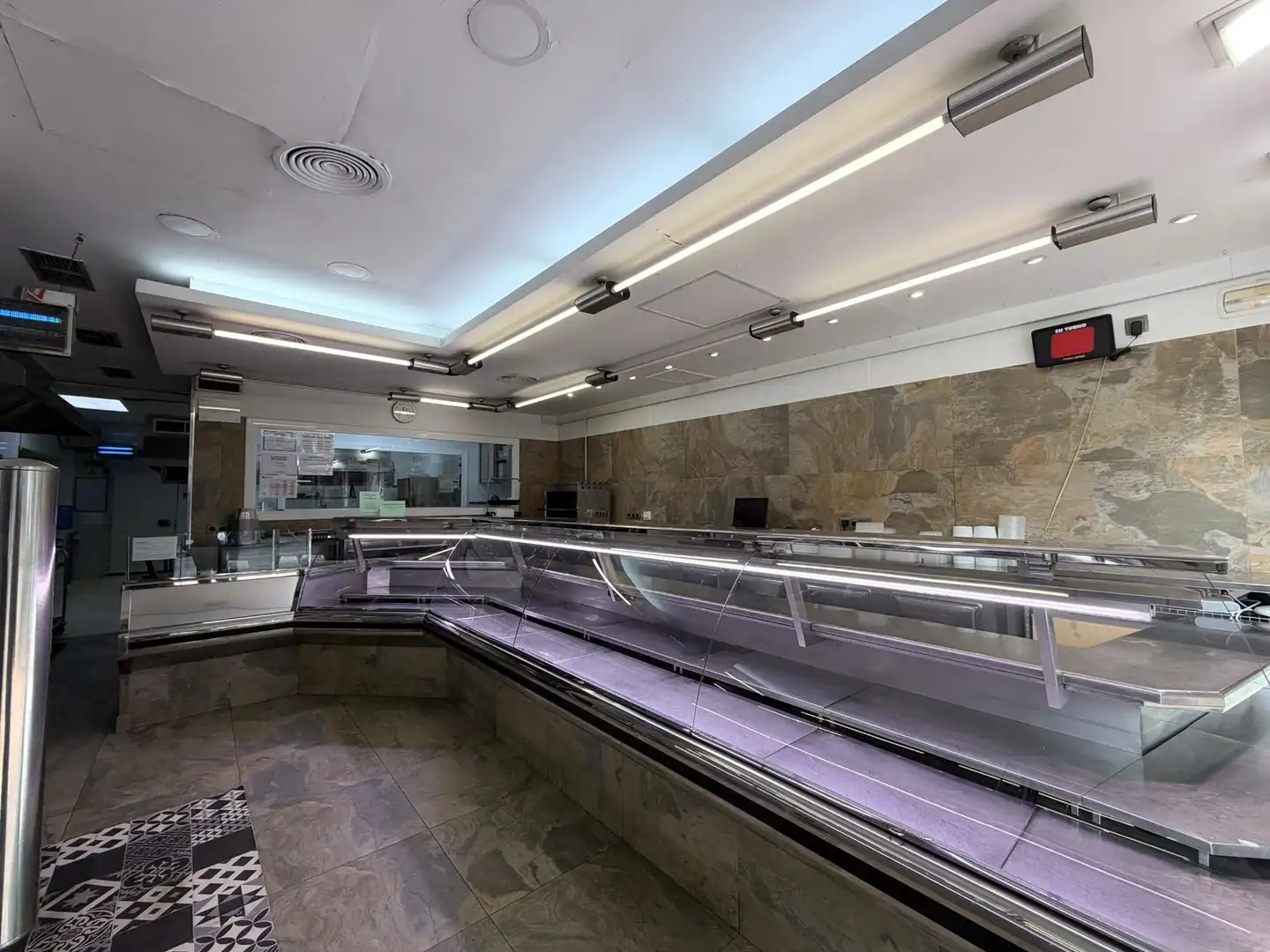 Local comercial en venda a Carrer de la Creu Roja, imagen 2