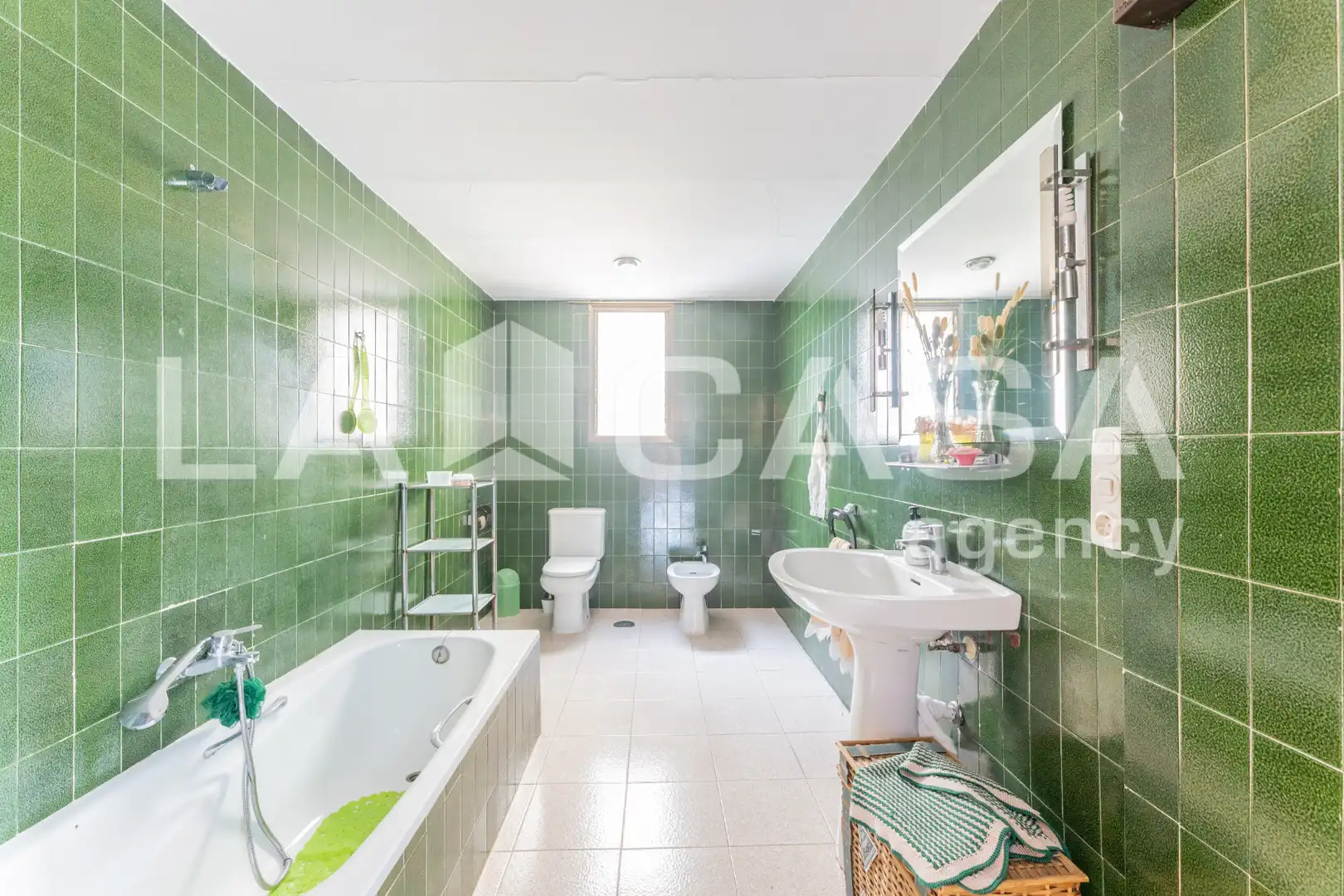 Baño de Piso en venta en Valencia con Horno y Balcón
