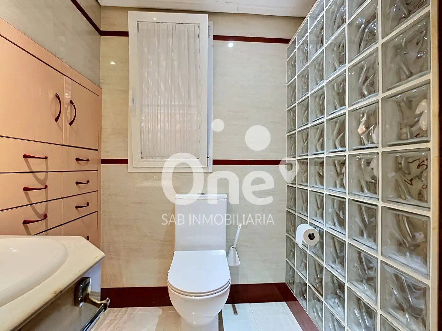 Badezimmer von Haus oder Chalet zum Verkauf in San Antonio de Benagéber mit Klimaanlage, Heizung und Privatgarten