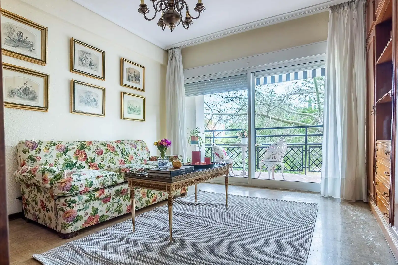 Wohnzimmer von Wohnung zum Verkauf in Sevilla mit Klimaanlage, Privatgarten und Terrasse
