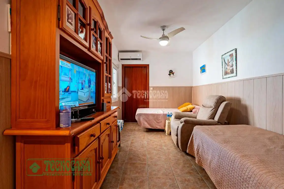 Sala de estar de Casa adosada en venta en Roquetas de Mar