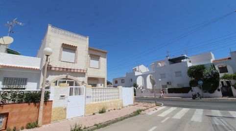 Foto 4 de Casa adosada en venta en Calle Bonn, Zona Playa de los Locos, Torrevieja
