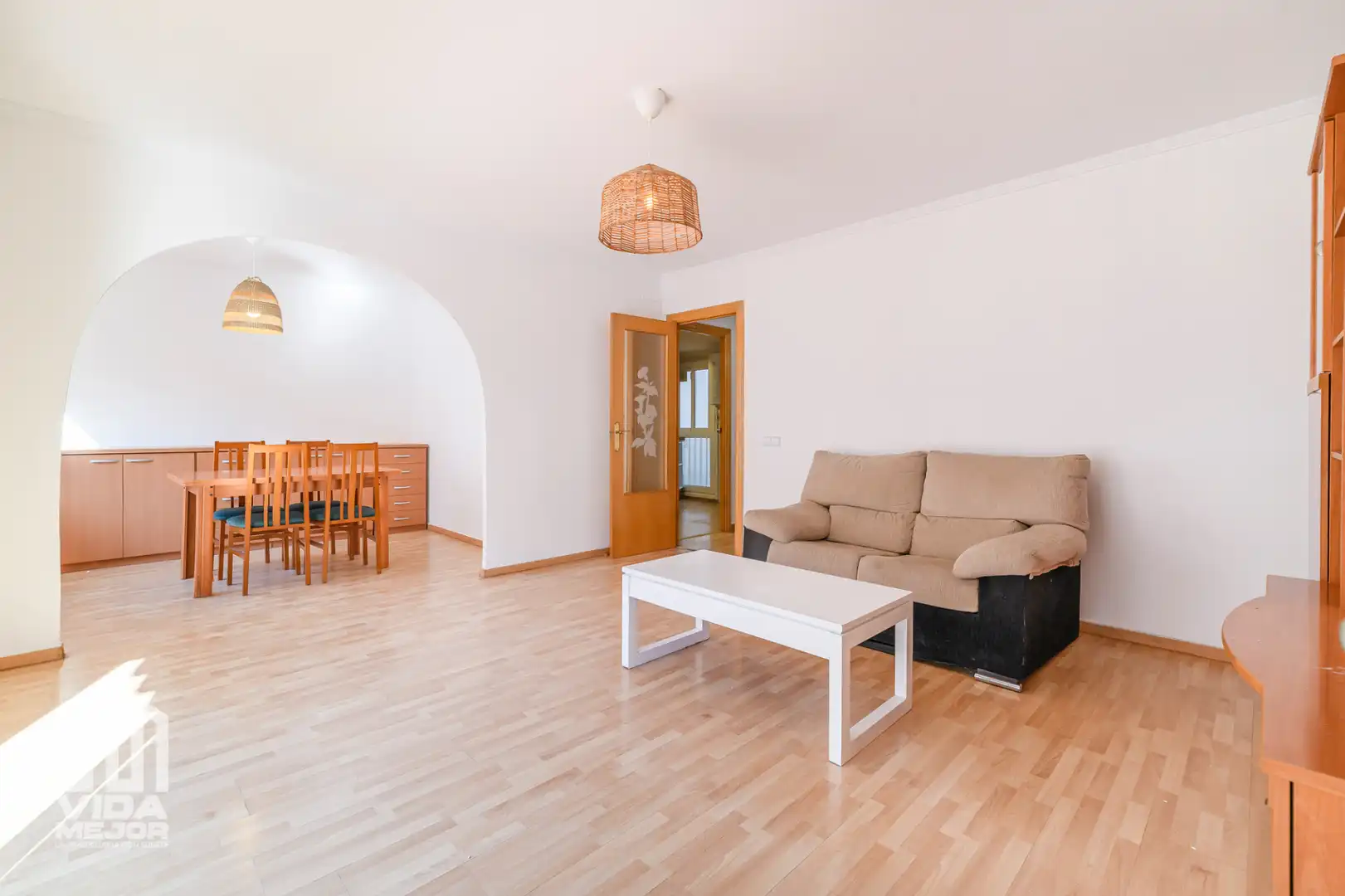 Sala d'estar de Pis en venda en Vilanova i la Geltrú amb Parquet i Balcó