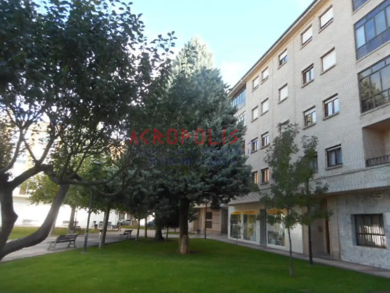 Local comercial en venda a La Robla, imagen 26