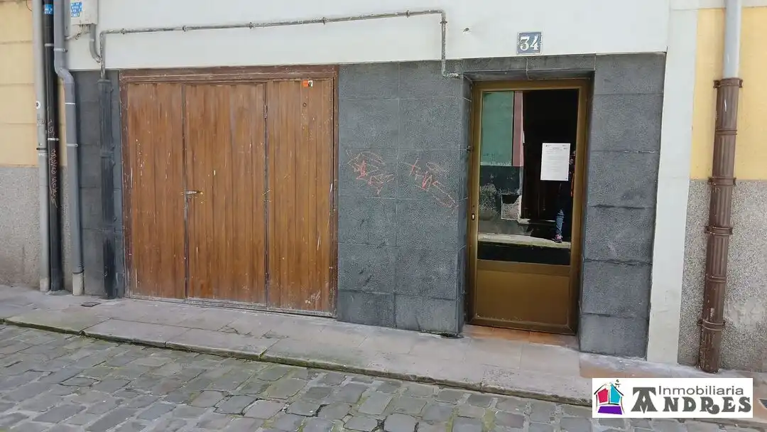 Außenansicht von Garage zum Verkauf in Bermeo