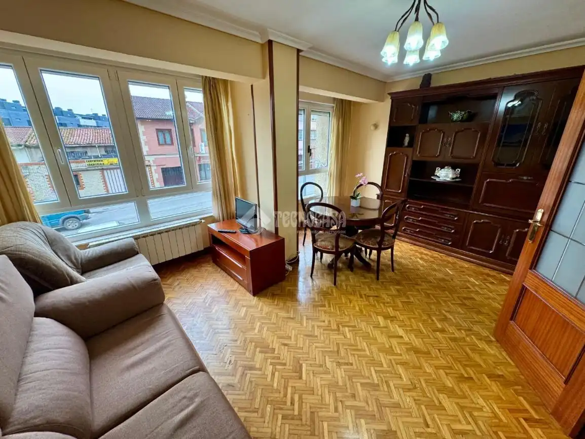 Wohnzimmer von Wohnung zur Miete in El Astillero   mit Heizung und Parkett