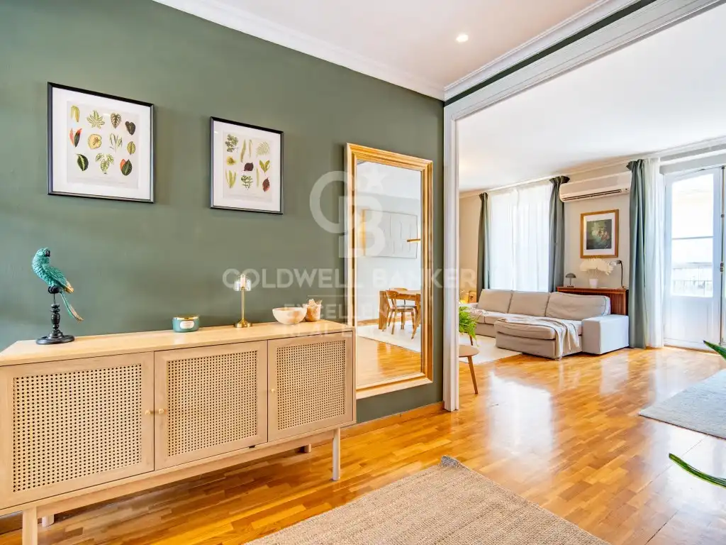 Living room of Flat for sale in Valencia  with Air Conditioner, Heating and Oven