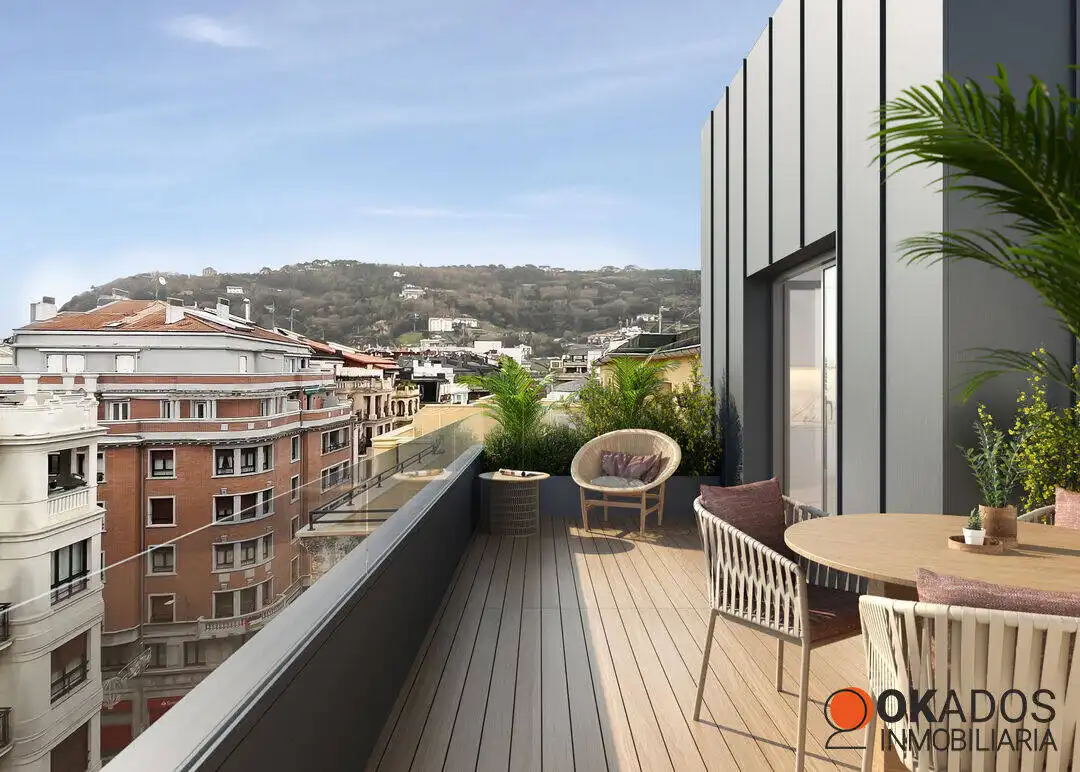 Terrassa de Pis en venda en Donostia - San Sebastián  amb Calefacció, Terrassa i Balcó