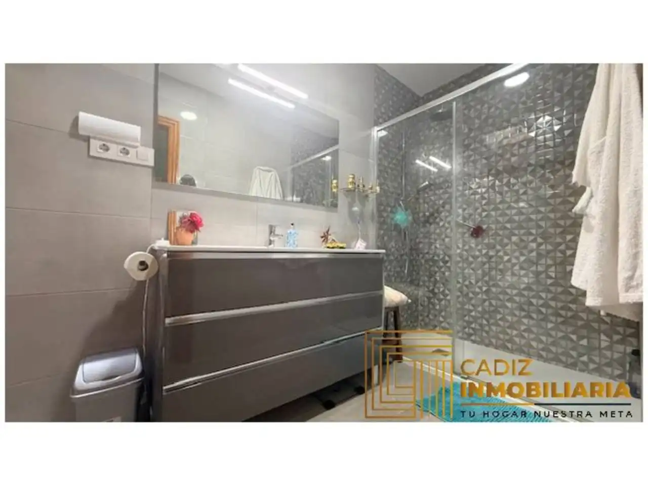 Baño de Dúplex en venta en Cádiz con Aire acondicionado y Trastero