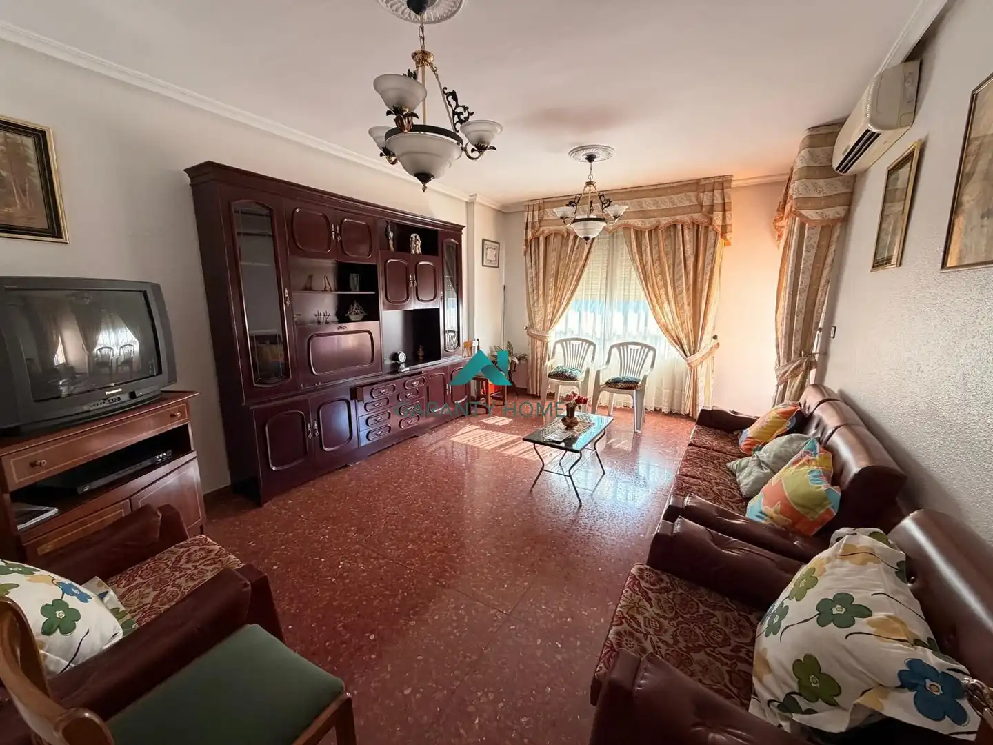 Piso con terraza en venta en Martos, imagen 2