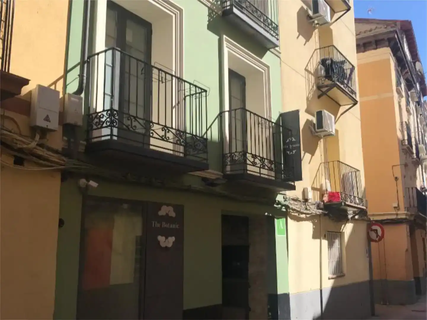 Außenansicht von Wohnung zum Verkauf in  Zaragoza Capital mit Klimaanlage und Balkon