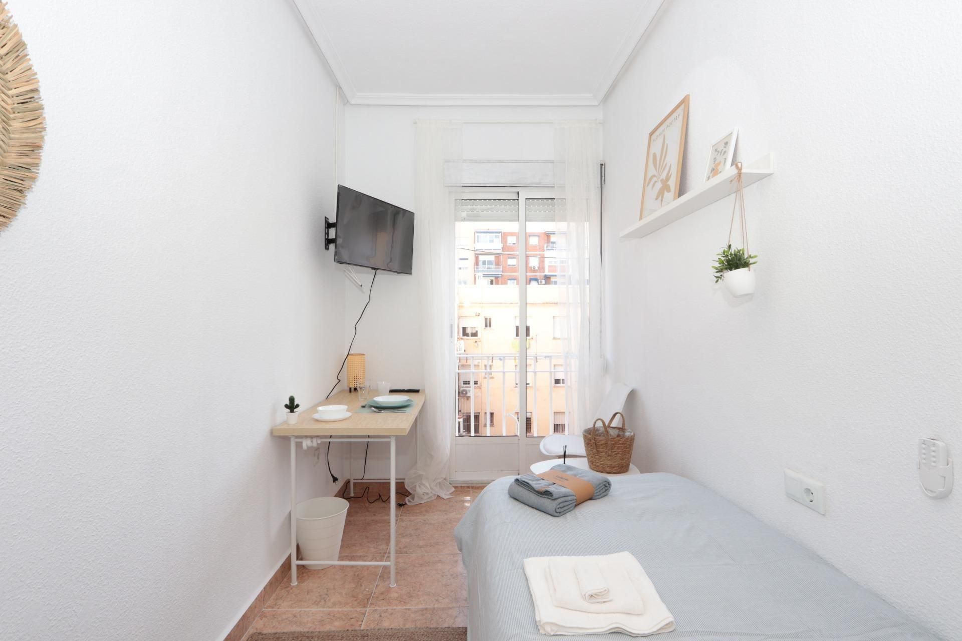 Dormitori de Pis per a compartir en Cartagena amb Moblat