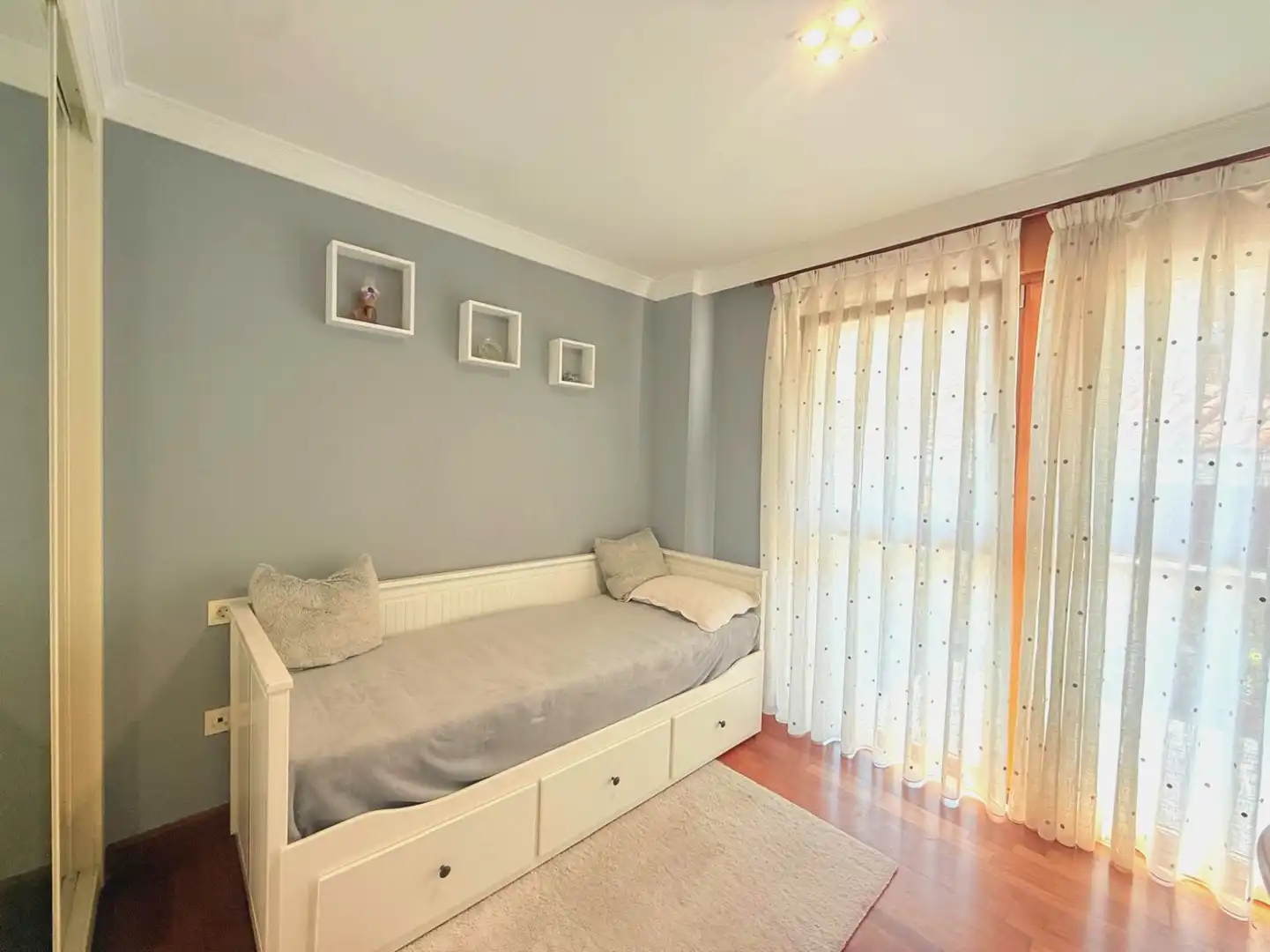 Habitación de Piso en venta en Avilés con Calefacción, Terraza y Amueblado