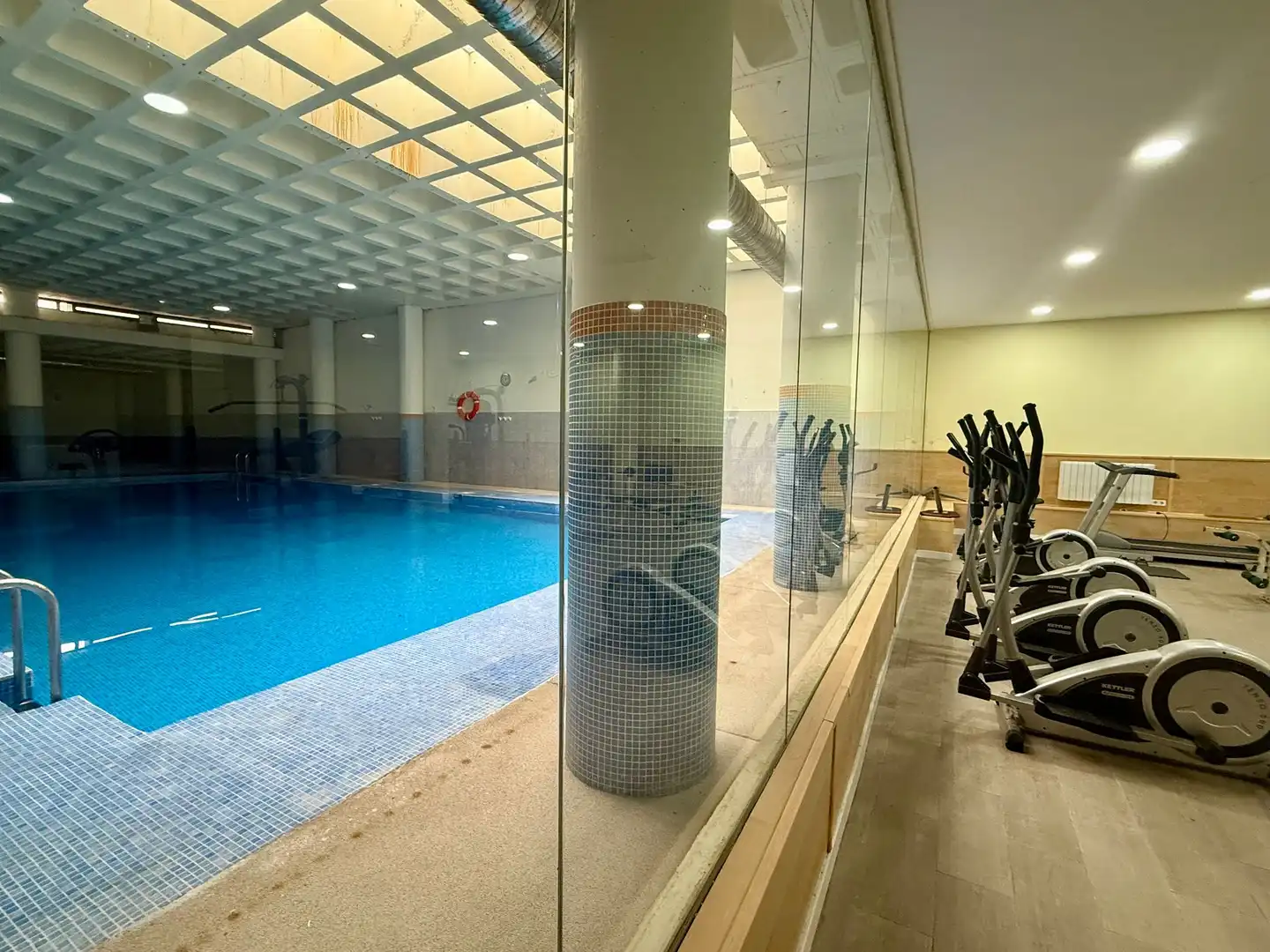 Pis amb piscina en venda a Cedillo del Condado, imagen 43