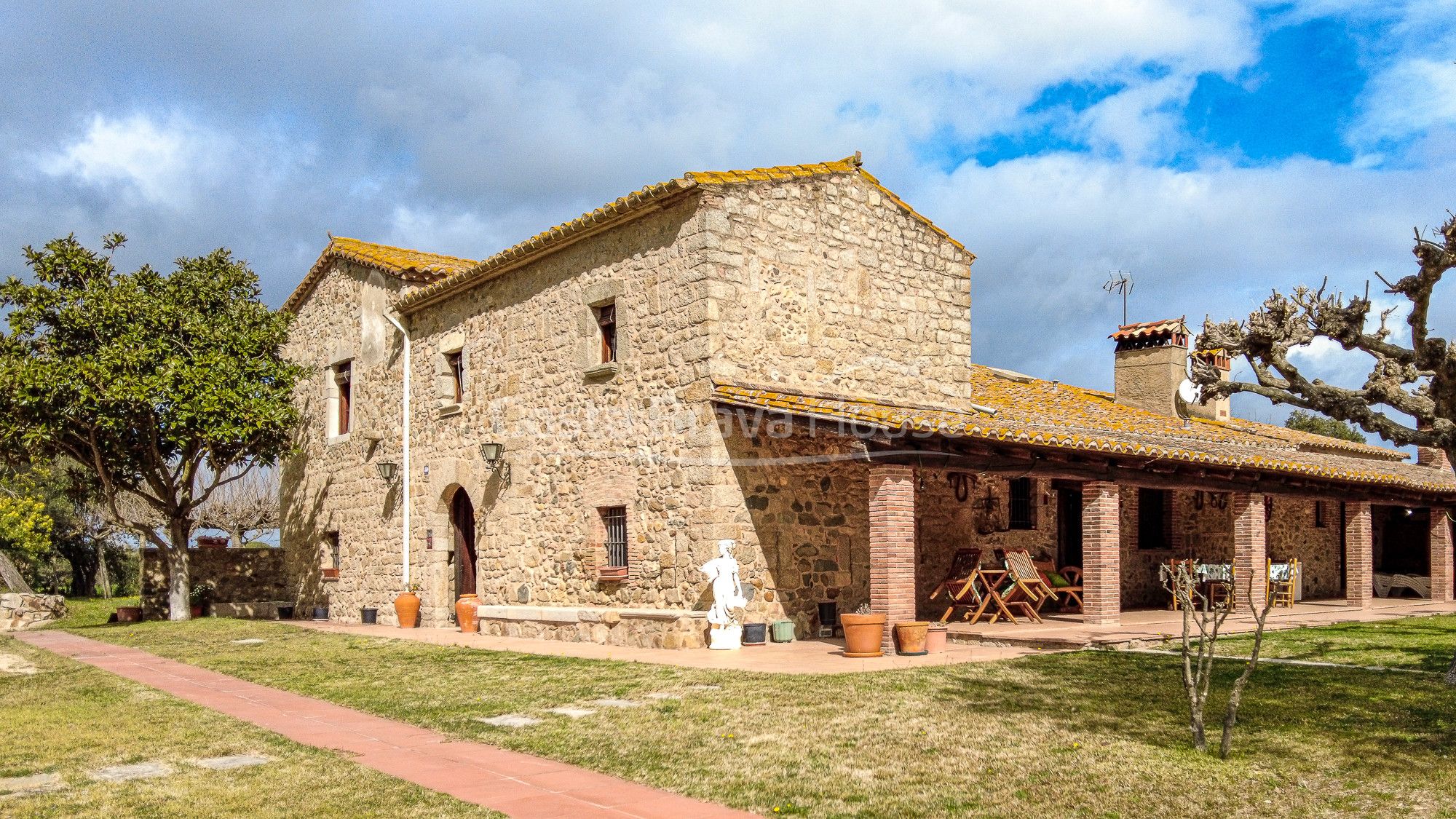 Vista exterior de Finca rústica en venta en Llagostera con Calefacción, Jardín privado y Terraza