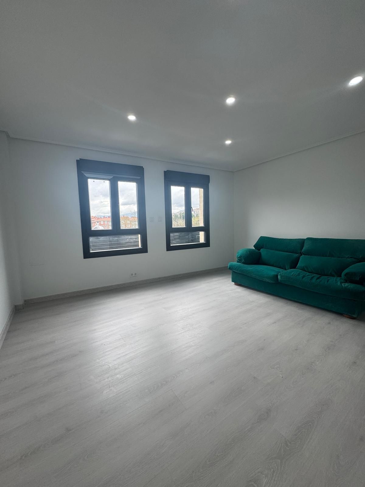 Sala d'estar de Planta baixa en venda en Etxebarri amb Calefacció