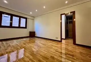 Bedroom of Apartments for rent in Madrid  with Air Conditioner, Heating and Parquet flooring