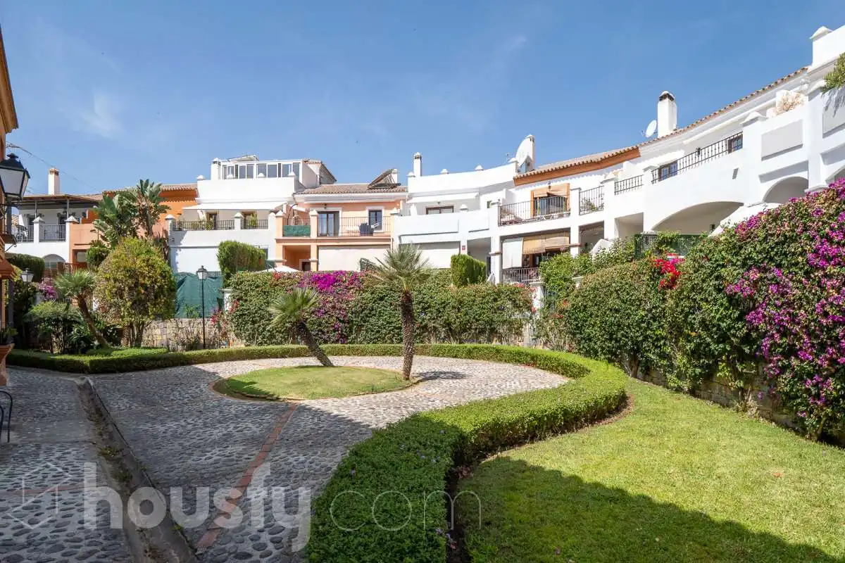 Exterior view of Houses for sale in Estepona  with Air Conditioner, Heating and Private garden