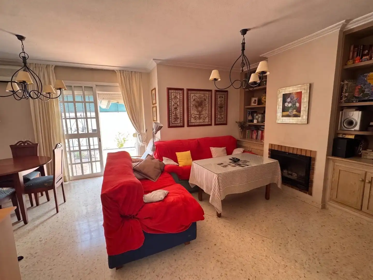 Casa adosada en venta en Tomares, Sevilla