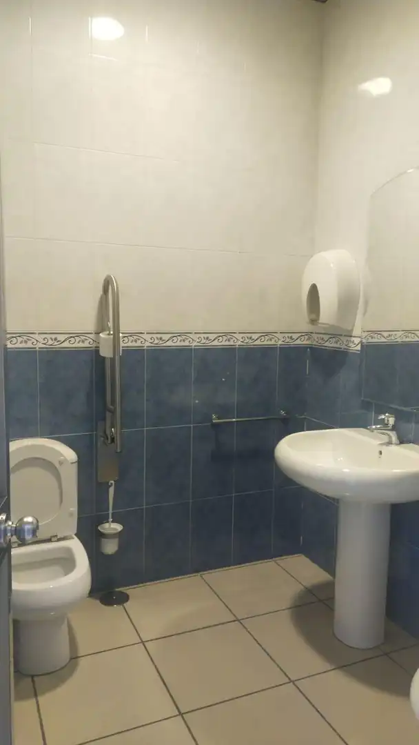 Badezimmer von Büro zur Miete in Alcalá de Guadaira
