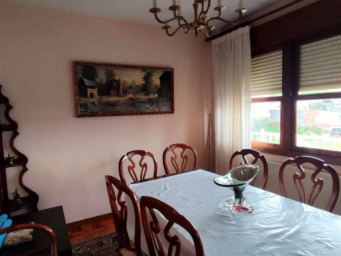 Menjador de Casa o xalet en venda en Carral amb Jardí privat, Terrassa i Moblat
