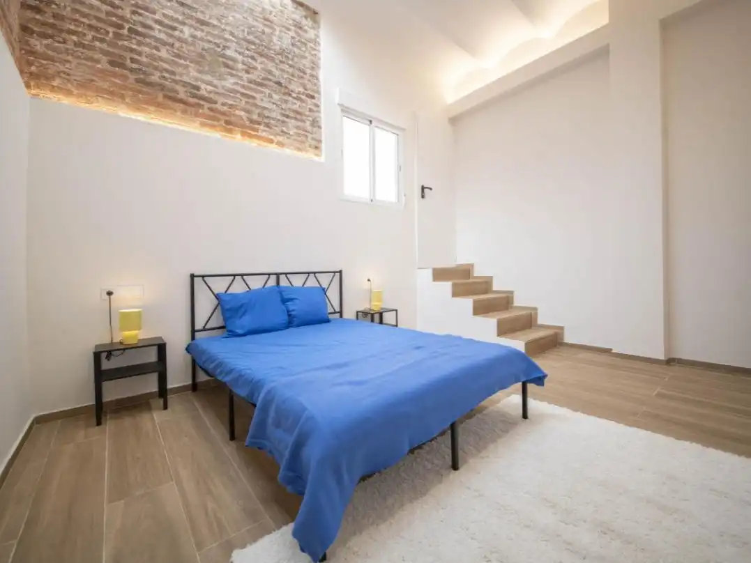Bedroom of Flat for sale in Barcelona  with Air Conditioner, Private garden and Parquet flooring
