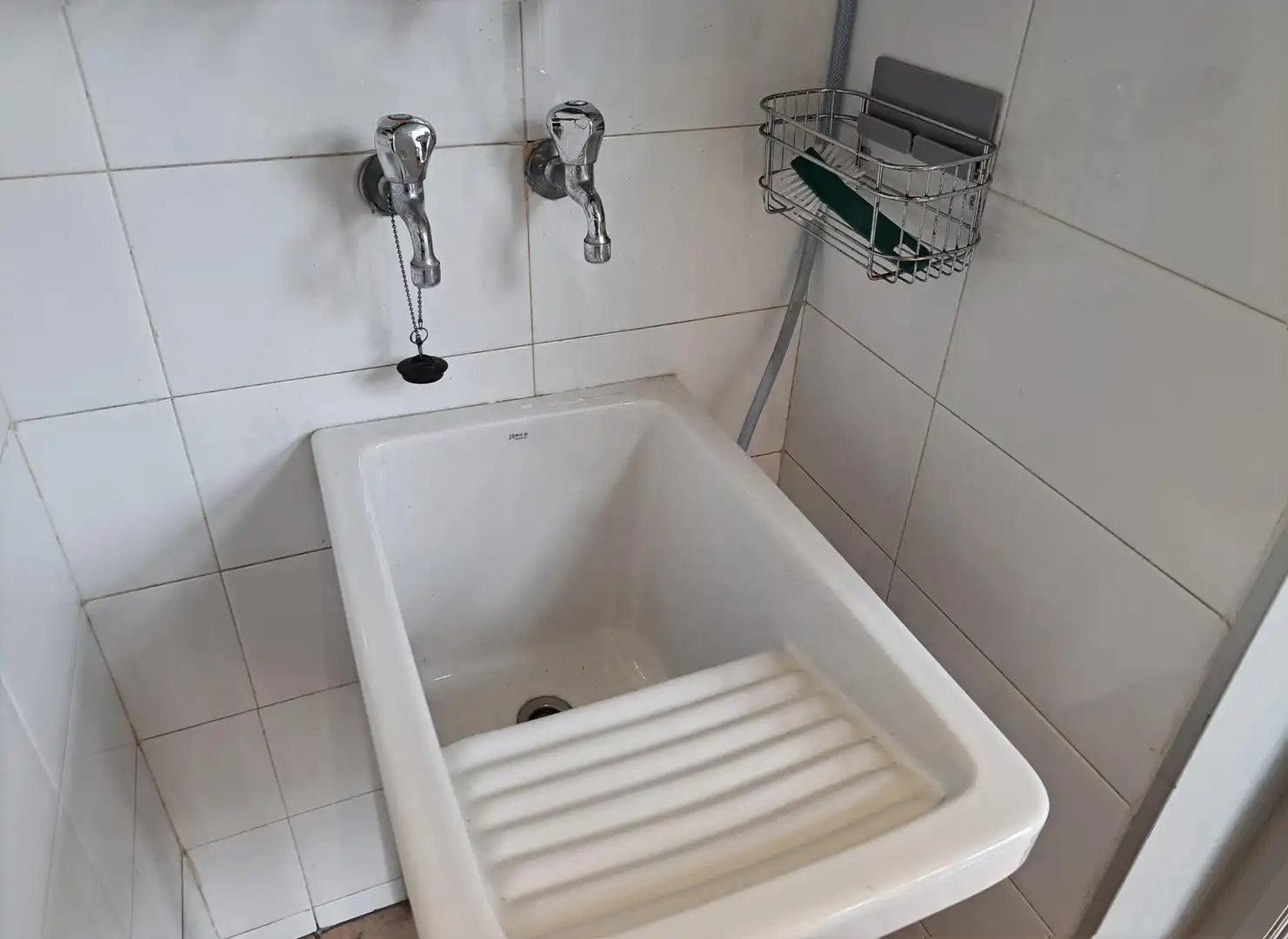 Badezimmer von Wohnungen zur Miete in Girona mit Klimaanlage, Heizung und Abstellraum