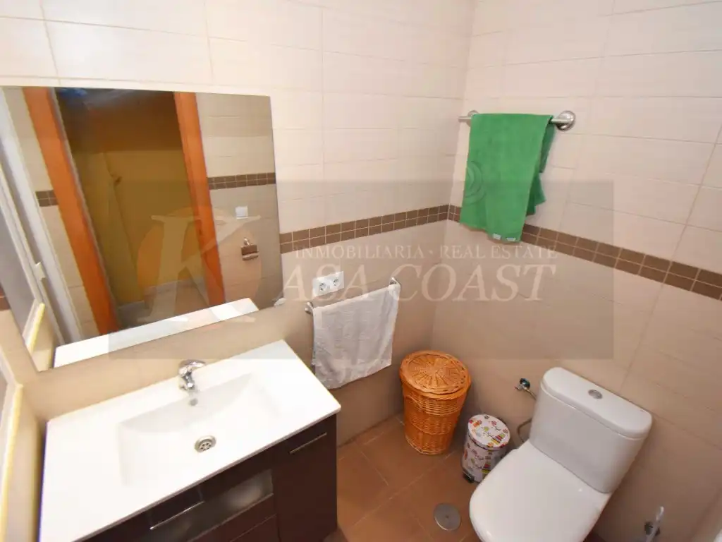 Bathroom of Flat for sale in Fuengirola  with Air Conditioner and Terrace