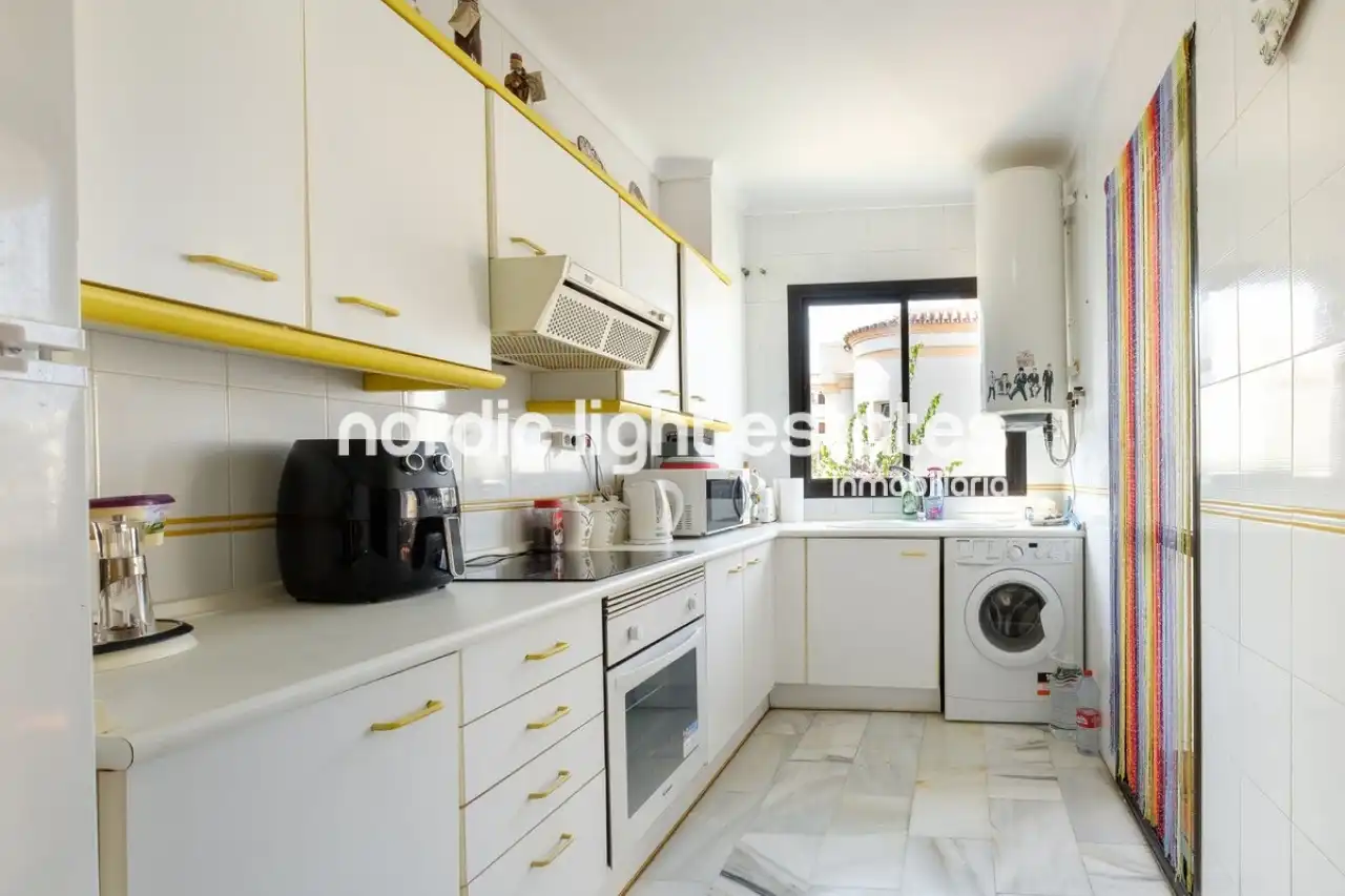 Küche von Wohnung zum Verkauf in Nerja mit Terrasse, Schwimmbad und Möbliert