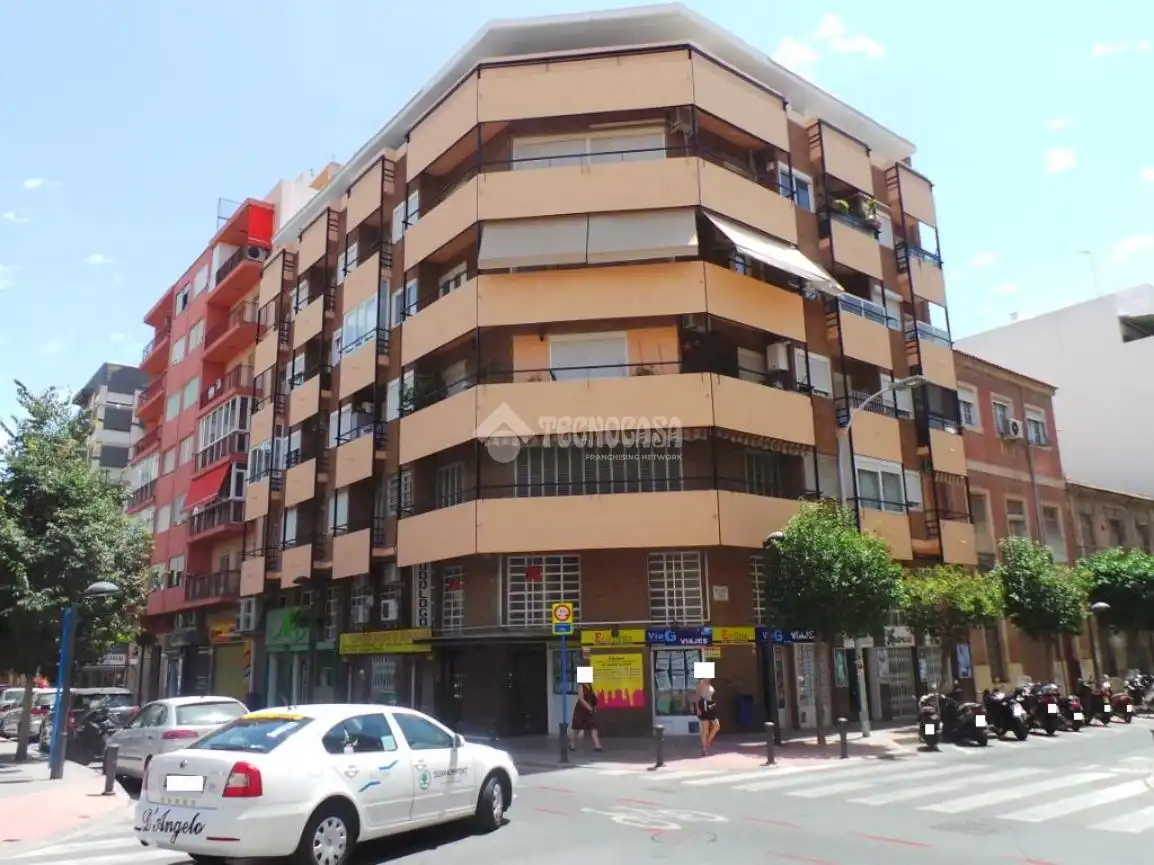 Vista exterior de Piso en venta en Alicante / Alacant con Aire acondicionado y Balcón