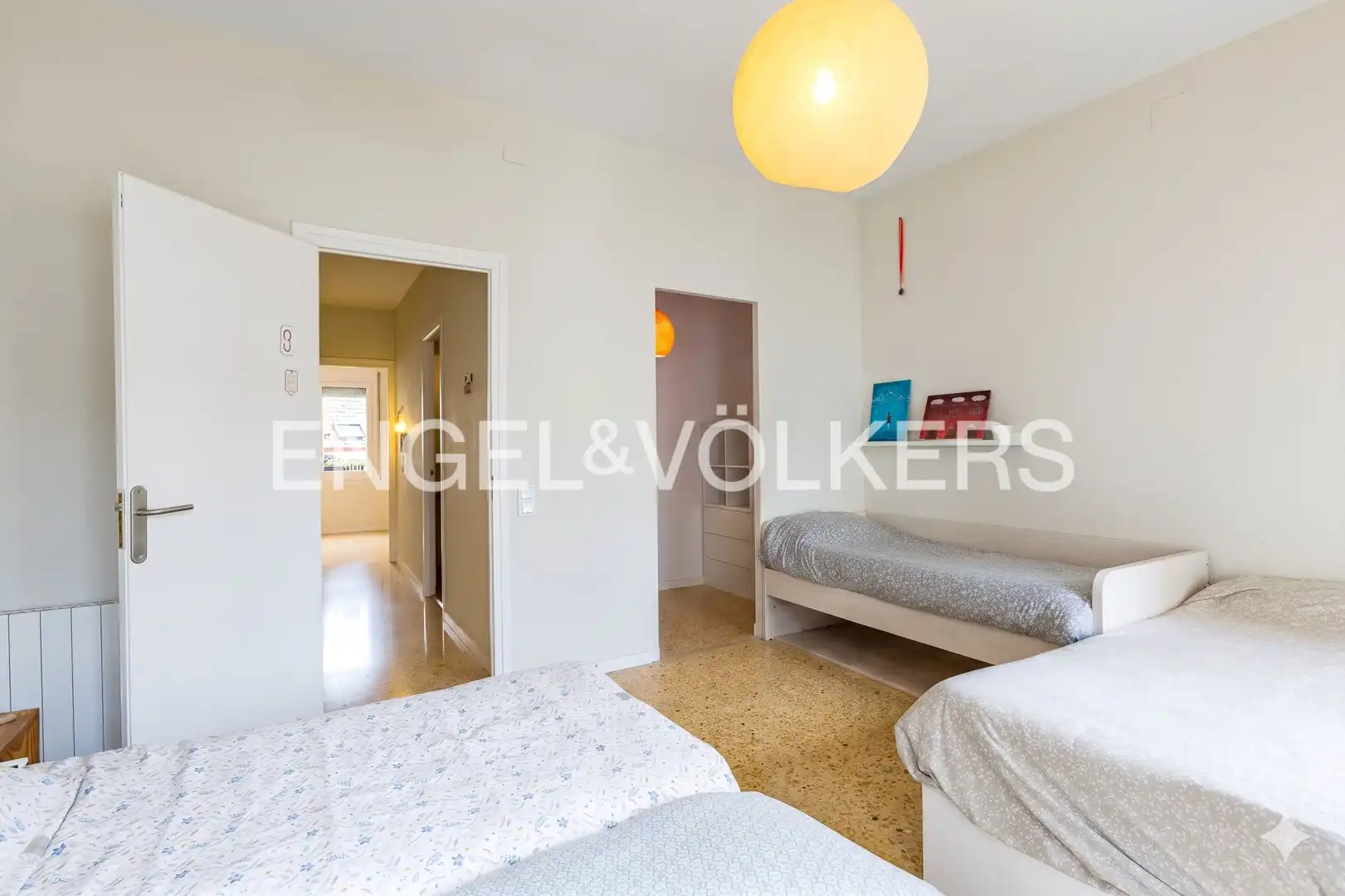 Dormitori de Casa o xalet en venda en Sant Feliu de Llobregat amb Calefacció, Parquet i Terrassa