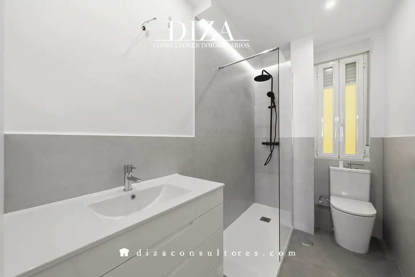 Baño de Piso de alquiler en Madrid con Aire acondicionado y Calefacción