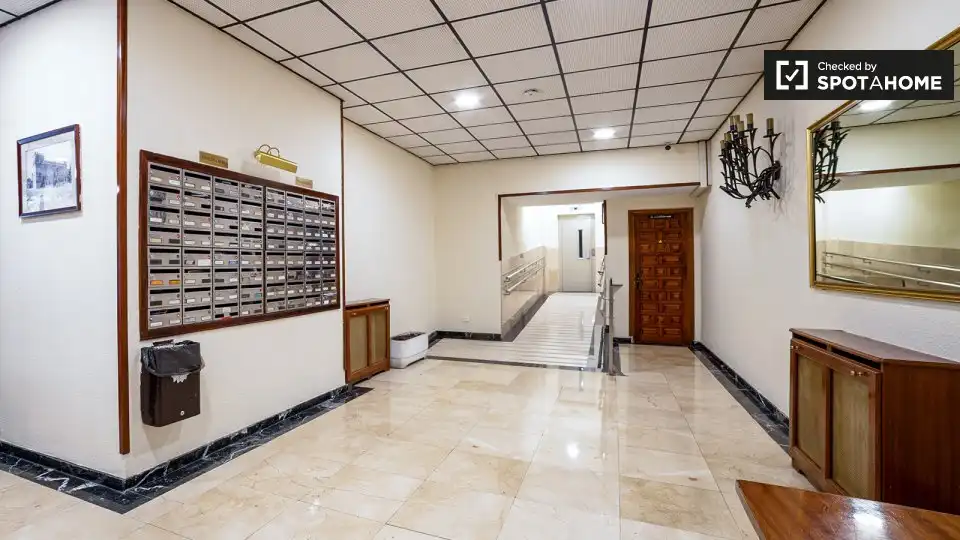 Flat for rent in Alcalá de Henares  with Air Conditioner, Heating and Furnished