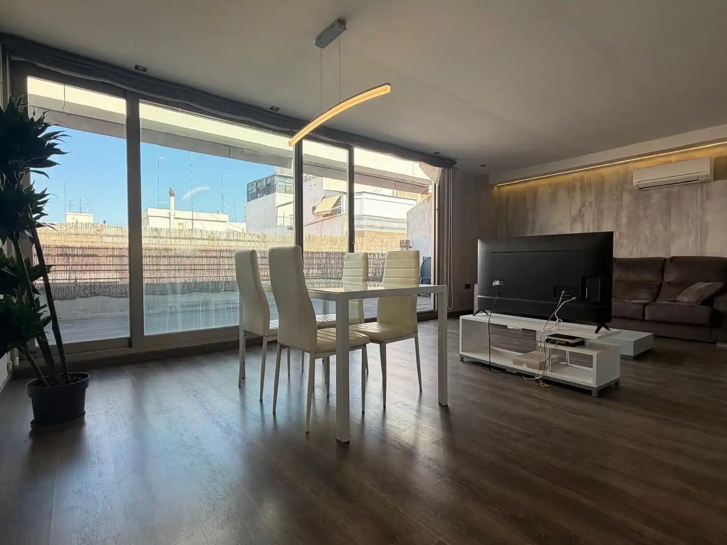 Sala de estar de Ático en venta en Elche / Elx con Aire acondicionado, Terraza y Amueblado