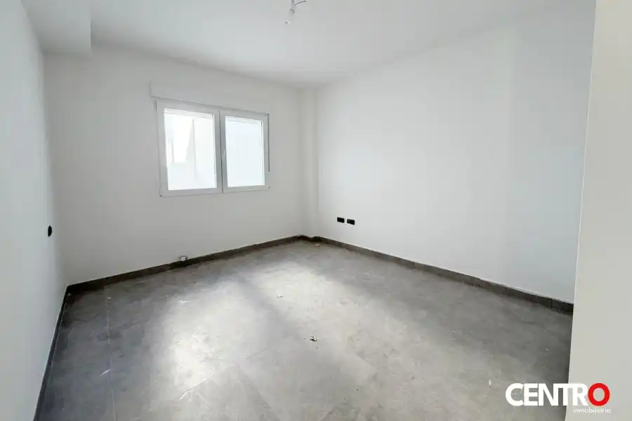 Wohnung zum Verkauf in Cenes de la Vega mit Klimaanlage, Heizung und Privatgarten