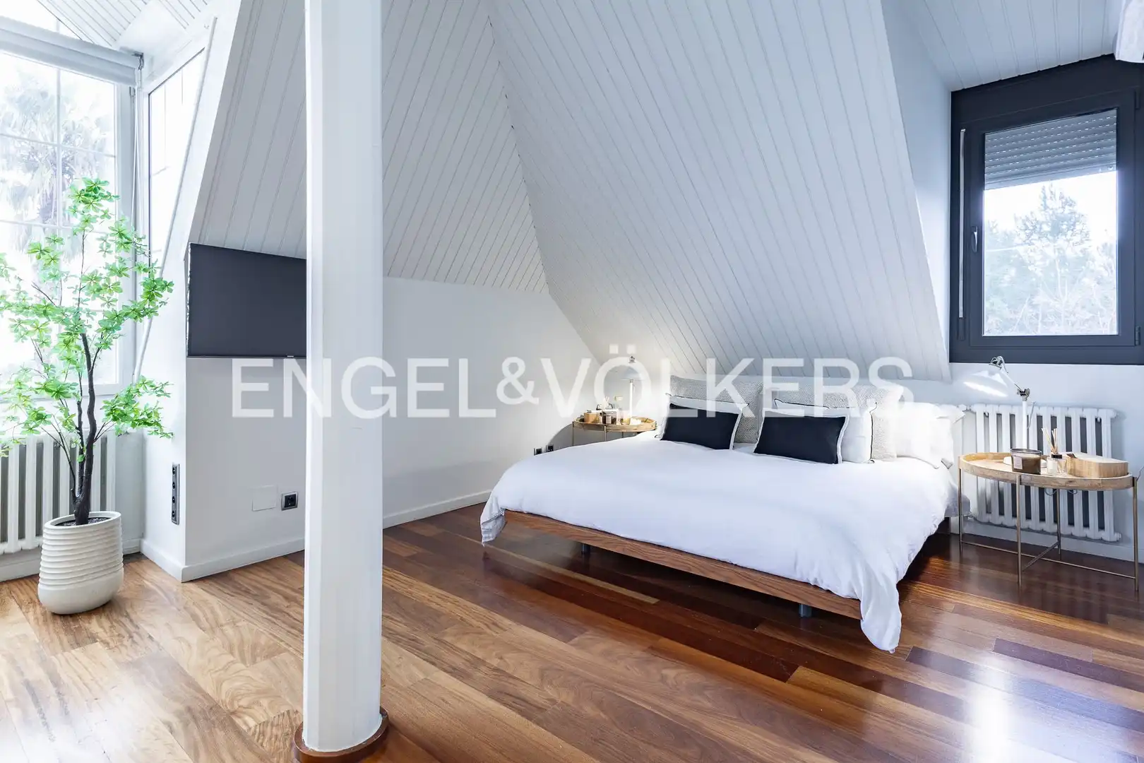 Habitación de Casa o chalet en venta en Canovelles con Aire acondicionado, Calefacción y Jardín privado