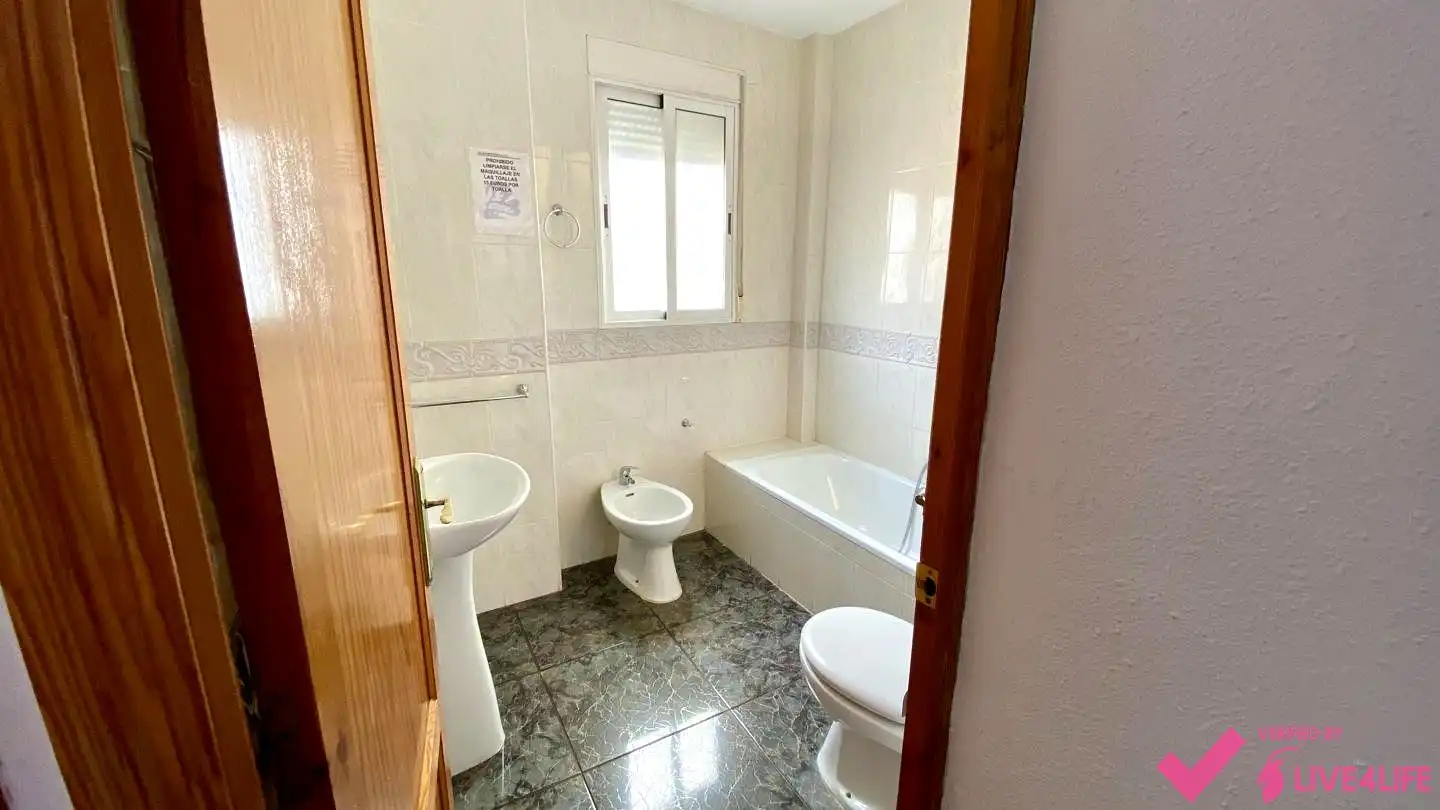 Bathroom of Attic for rent in Valencia  with Air Conditioner, Terrace and Furnished
