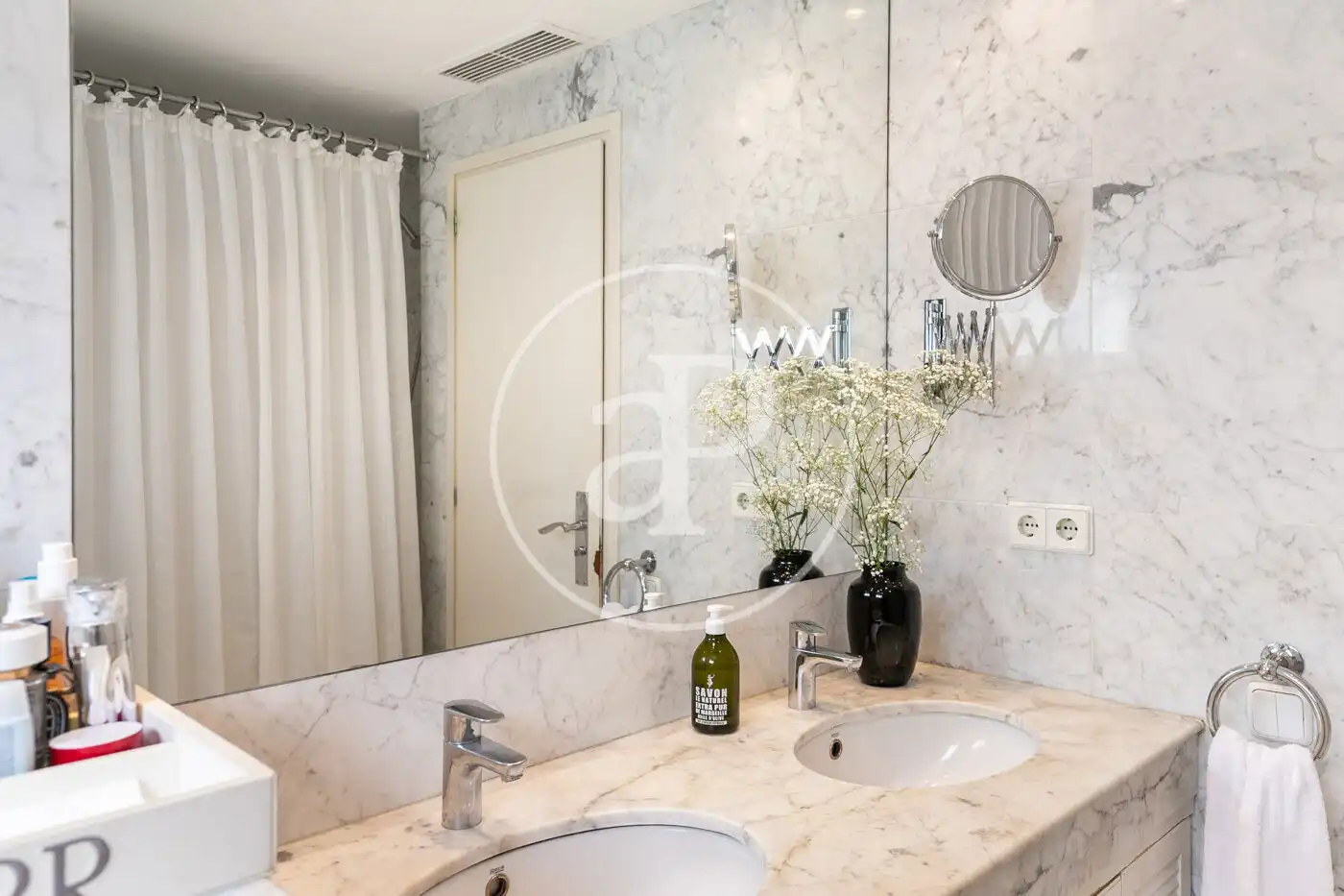 Baño de Piso en venta en Barcelona con Aire acondicionado, Calefacción y Jardín privado