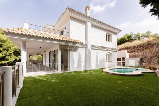 Casa-chalet en Venta en Centro - El Castillo